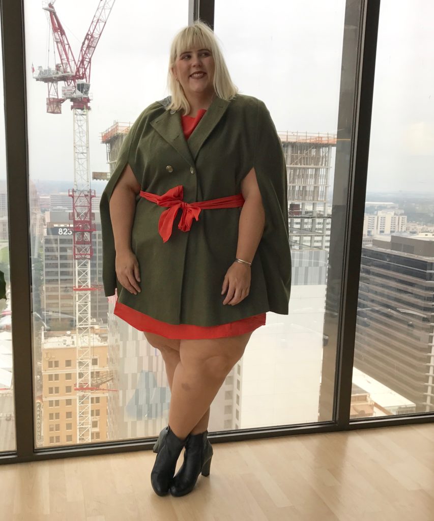 plus-size-fashion-blog-how-to-wear-a-capelet-3