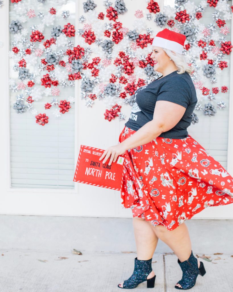 plus-size-holiday-inspired-look-santa-1