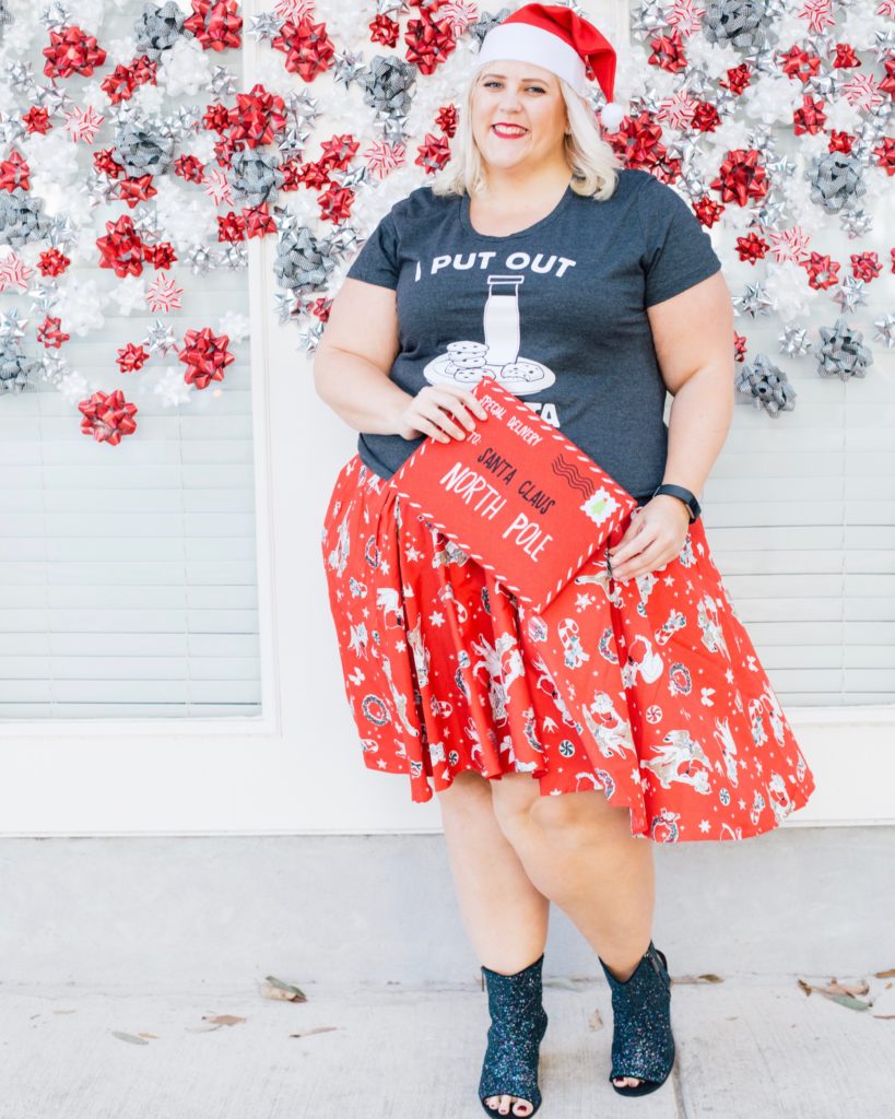 plus-size-holiday-inspired-look-santa-2