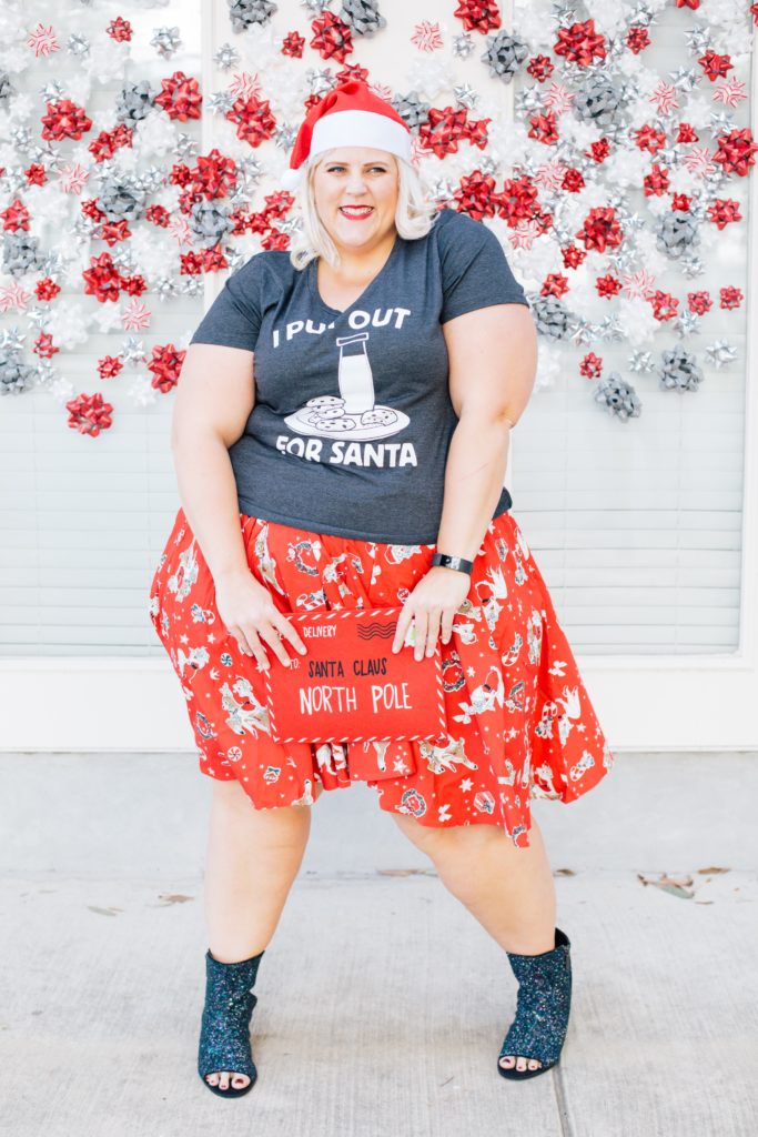 plus-size-holiday-inspired-look-santa-3
