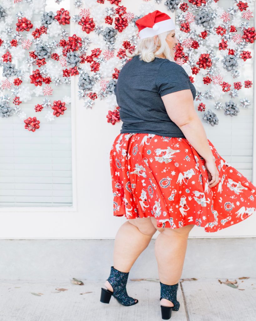 plus-size-holiday-inspired-look-santa-6