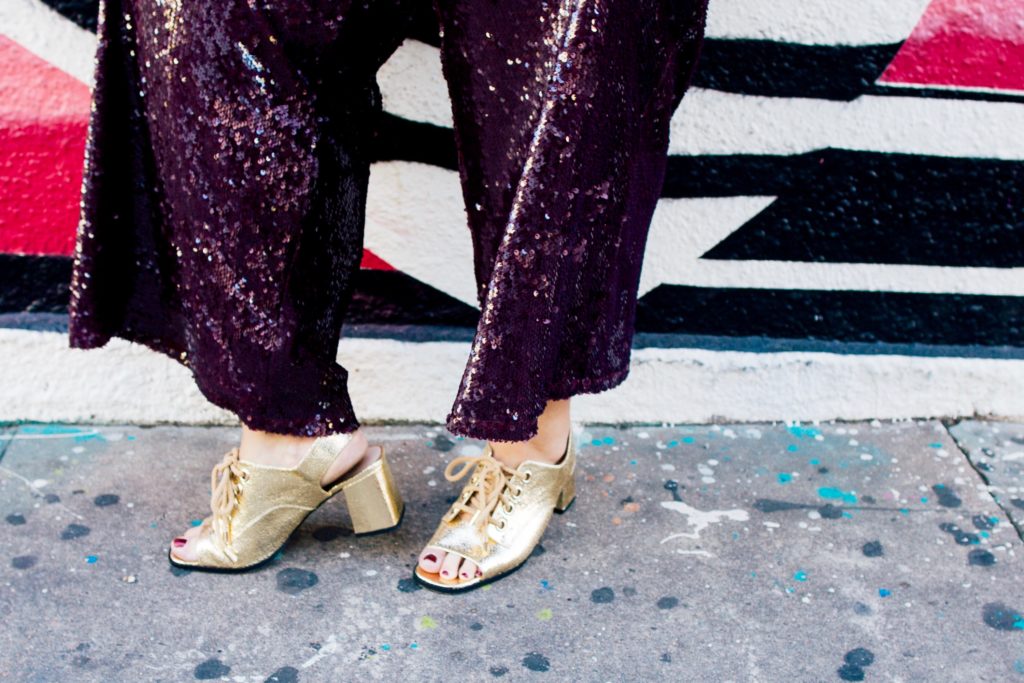 plus-size-holiday-outfit-ideas-sequin-pants-asos-gold-shoes