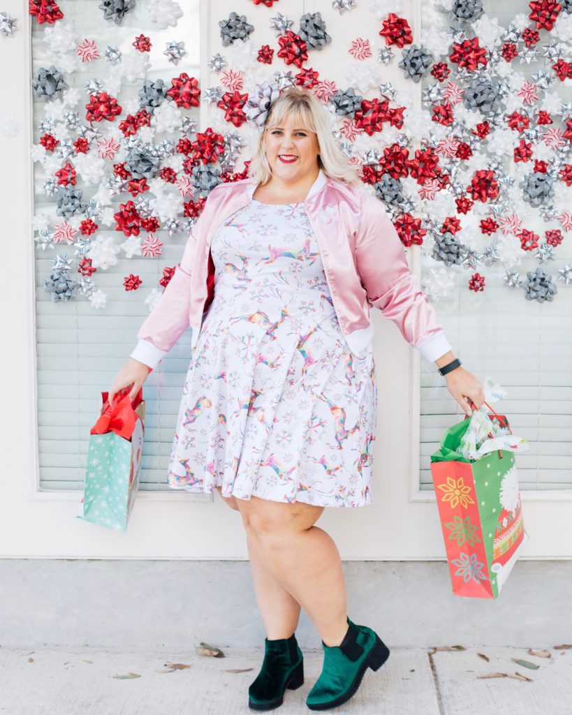 plus-size-holiday-outfit-ideas-girly-1