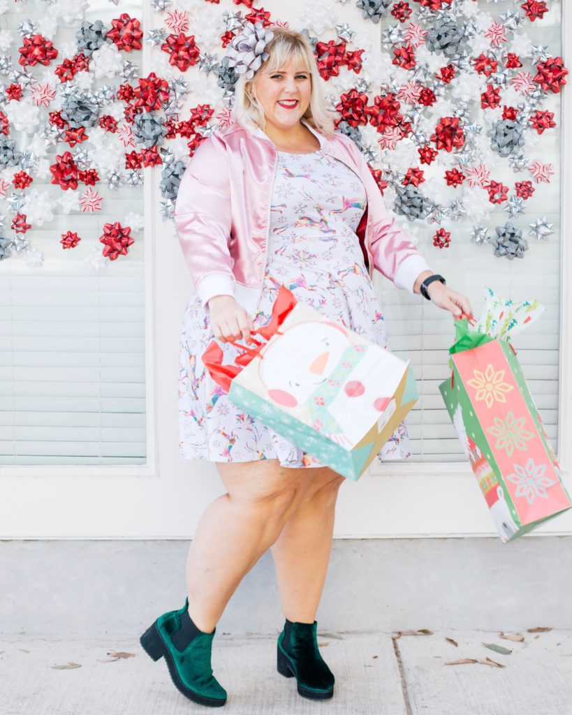 plus-size-holiday-outfit-ideas-girly-2