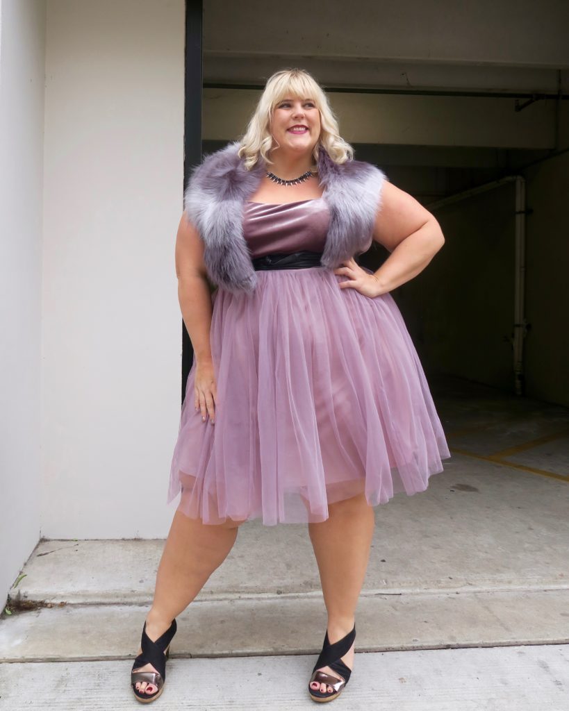plus-size-holiday-outfit-ideas-simplybe-velvet-tulle-dress-3